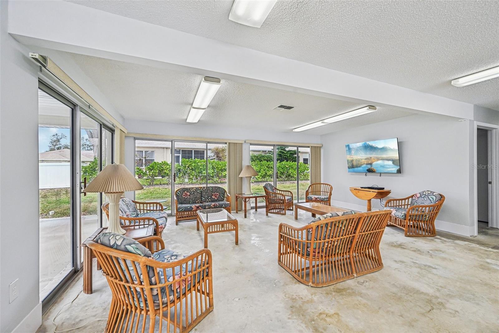 SABAL PALM GARDENS PH I - Residential