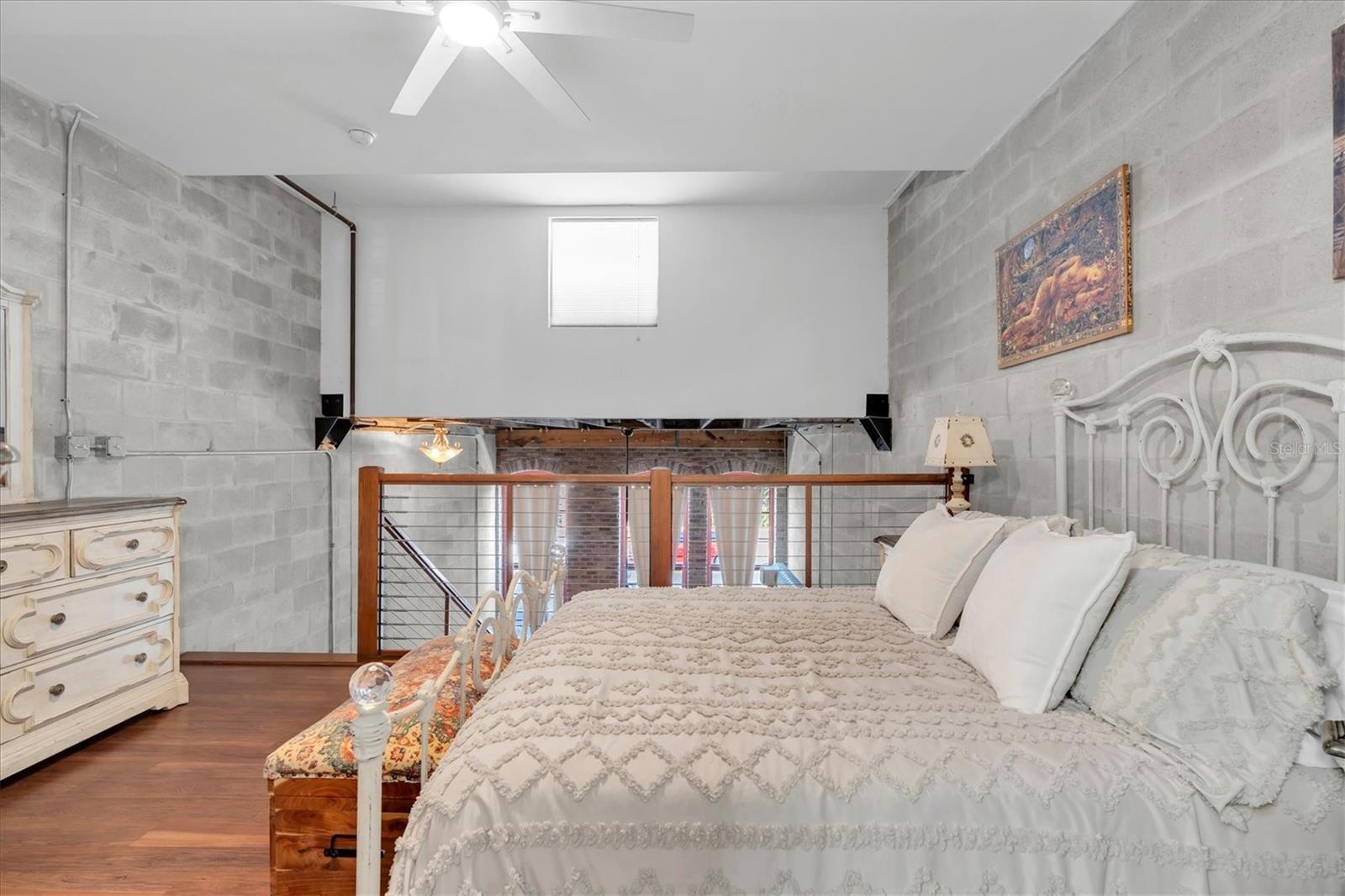 BOX FACTORY LOFTS - Residential