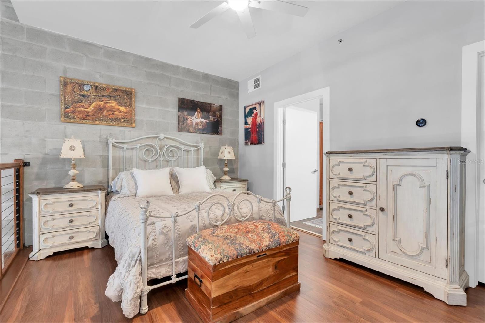 BOX FACTORY LOFTS - Residential