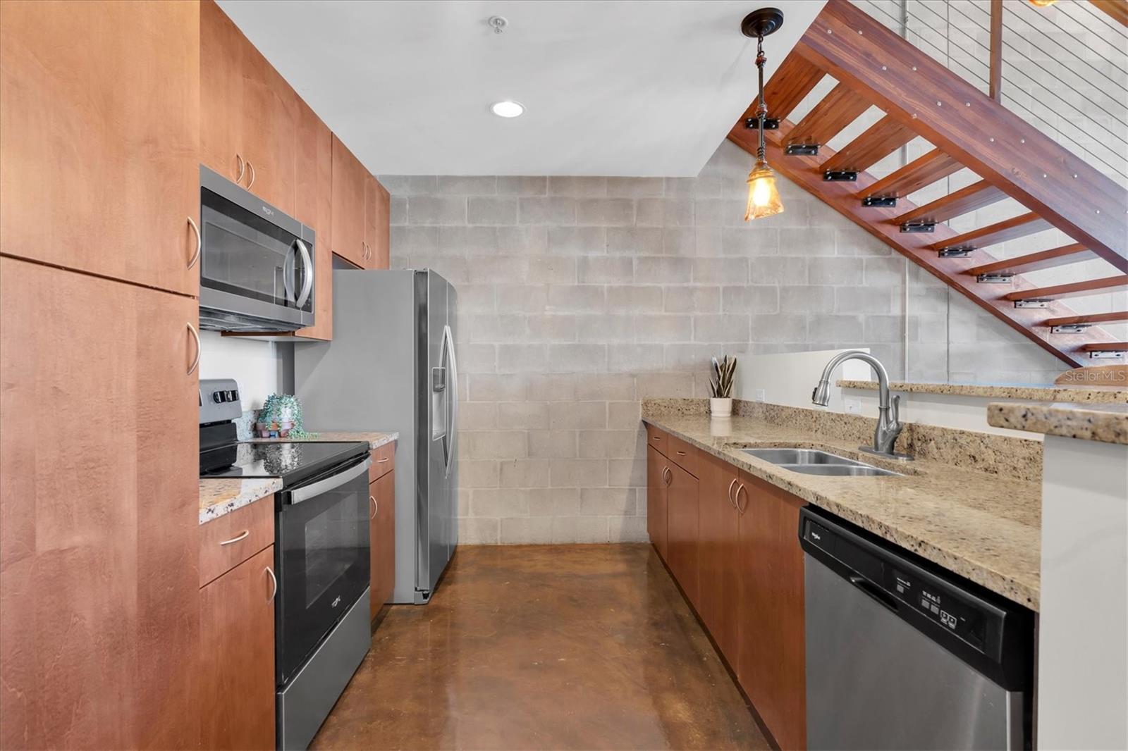 BOX FACTORY LOFTS - Residential