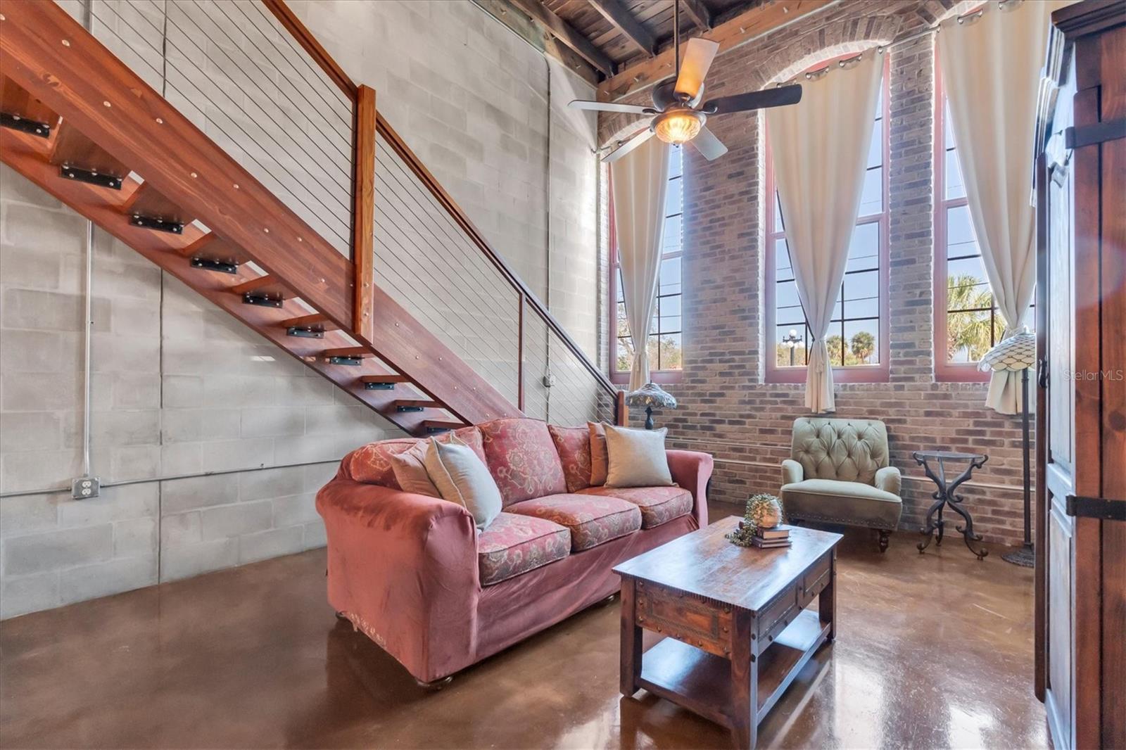 BOX FACTORY LOFTS - Residential