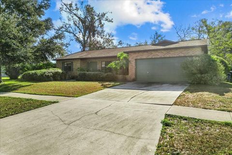 A home in VALRICO