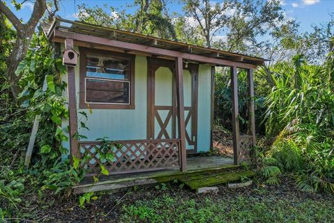 A home in VALRICO