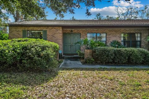 A home in VALRICO