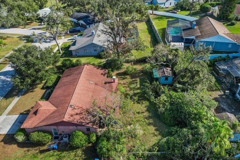 A home in VALRICO