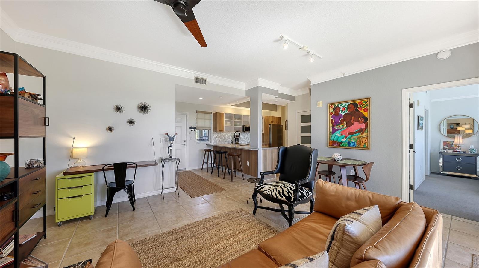 BROADWAY PROMENADE - Residential