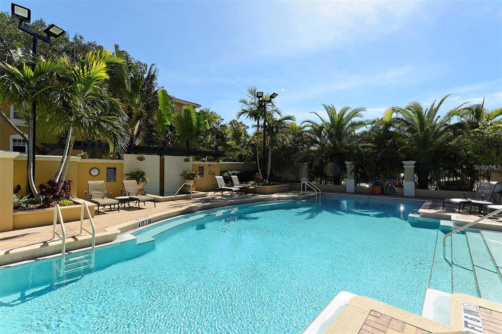 BROADWAY PROMENADE - Residential