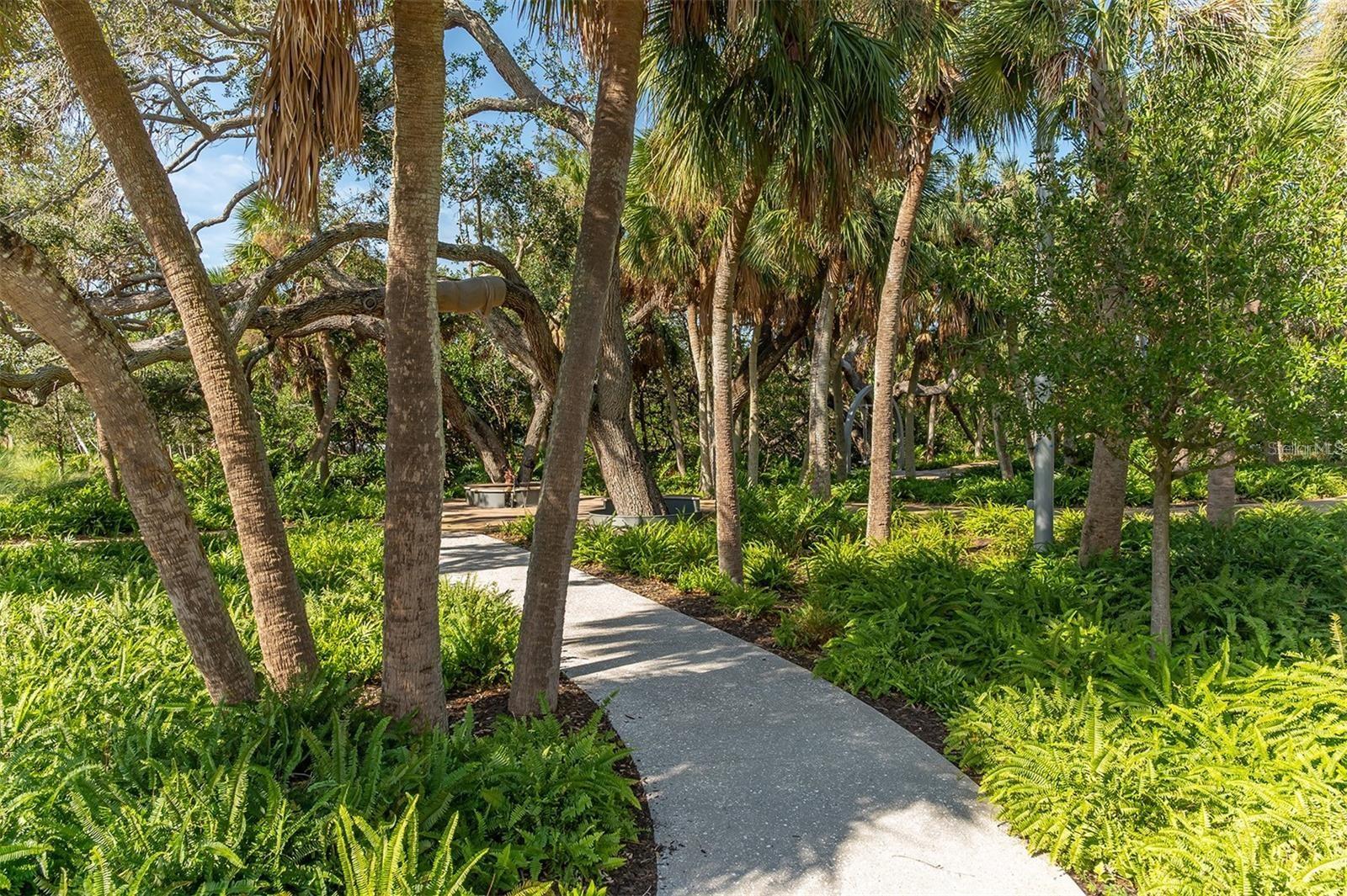 BROADWAY PROMENADE - Residential