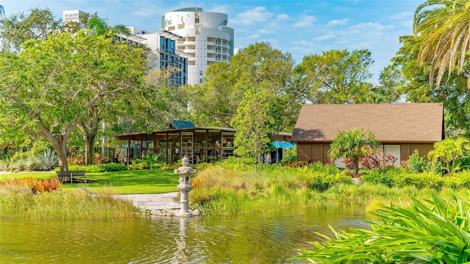 BROADWAY PROMENADE - Residential