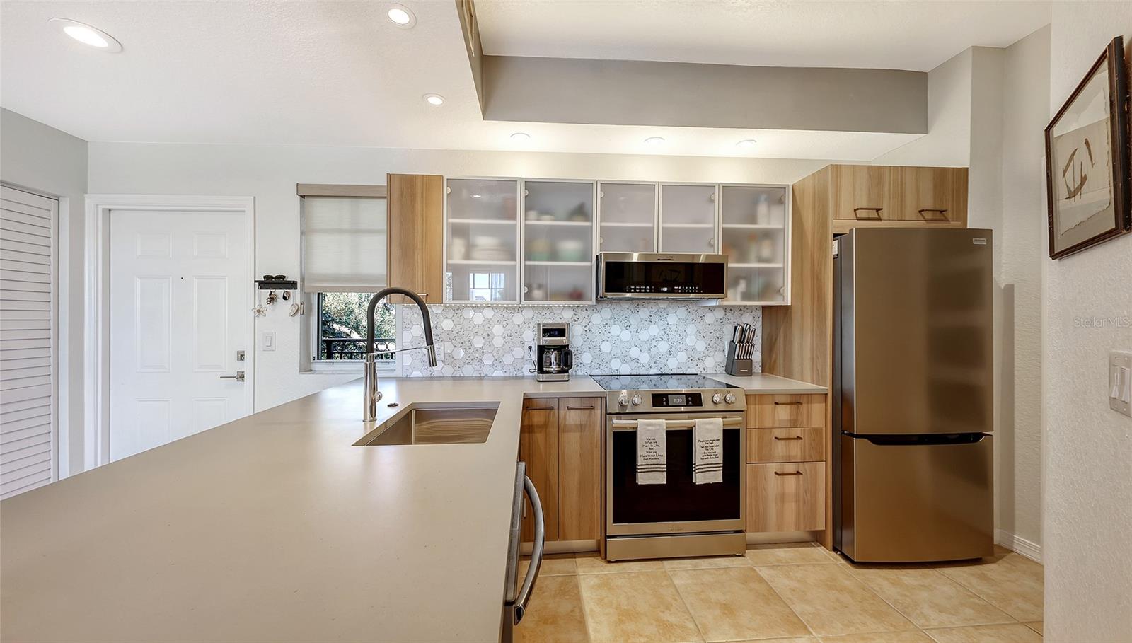 BROADWAY PROMENADE - Residential