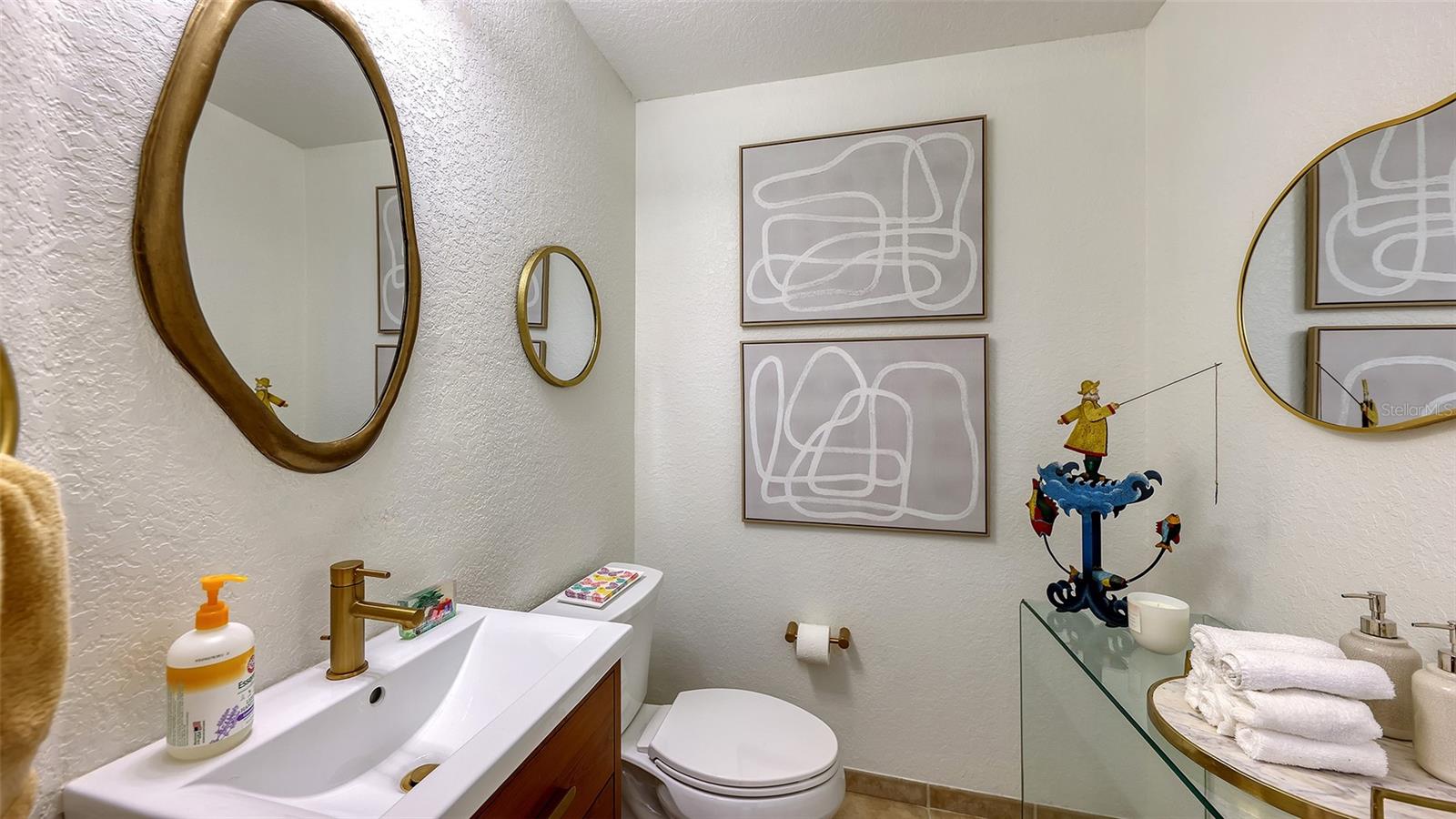 BROADWAY PROMENADE - Residential