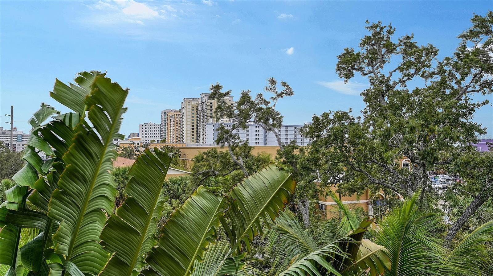 BROADWAY PROMENADE - Residential