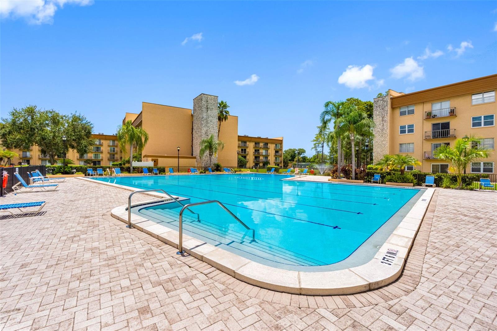 THE TAMPA RACQUET CLUB A CONDO - Residential