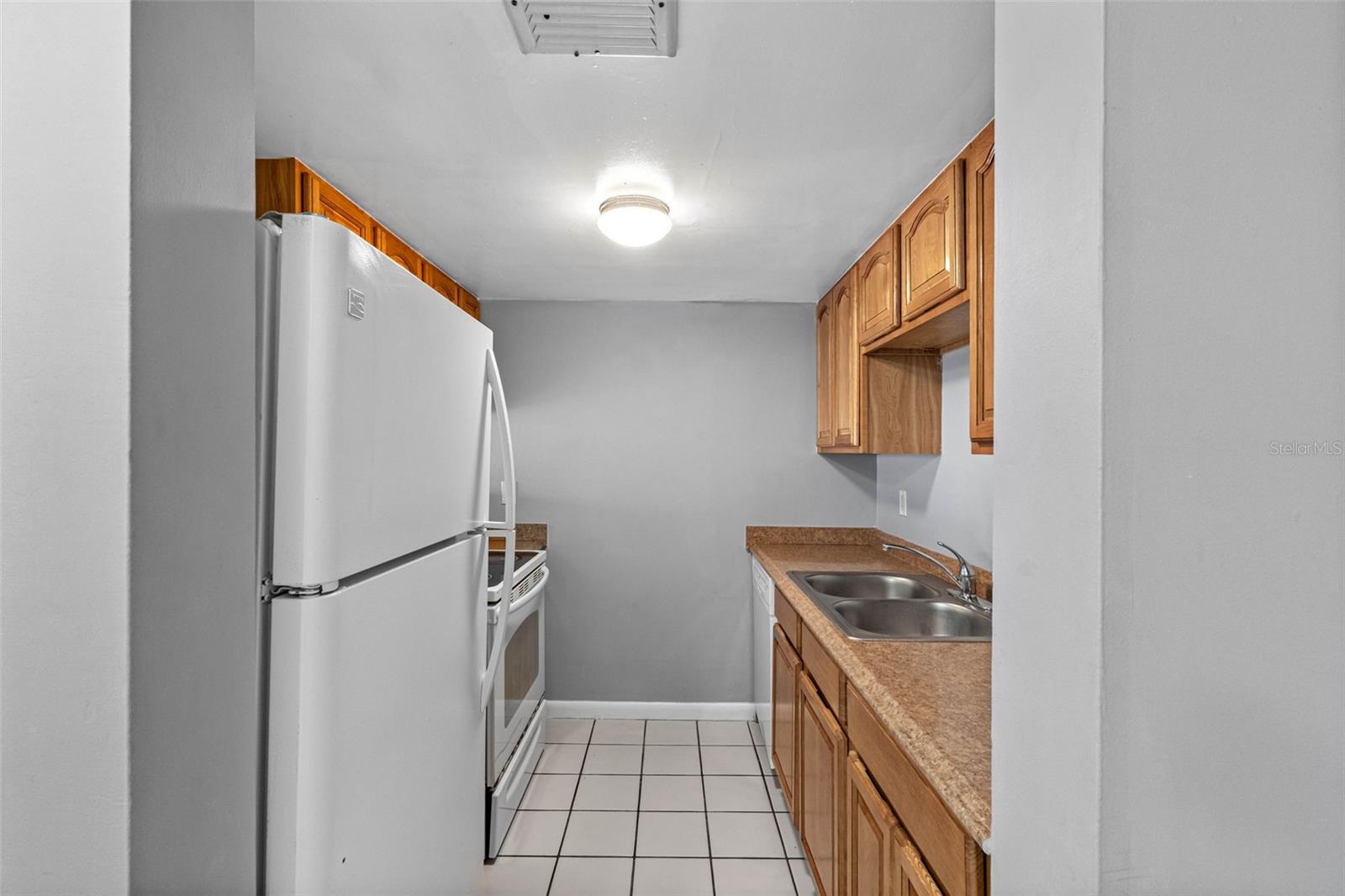 THE TAMPA RACQUET CLUB A CONDO - Residential