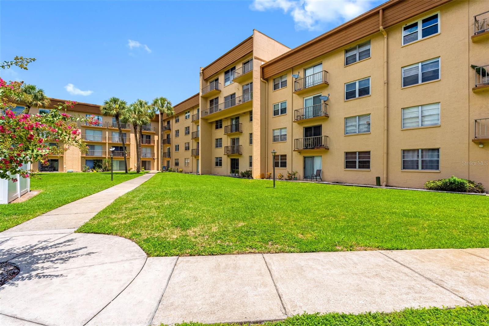 THE TAMPA RACQUET CLUB A CONDO - Residential