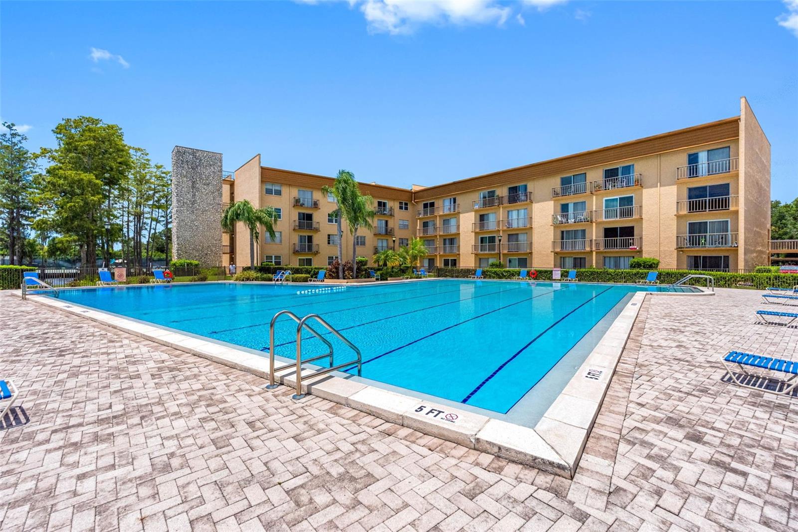 THE TAMPA RACQUET CLUB A CONDO - Residential