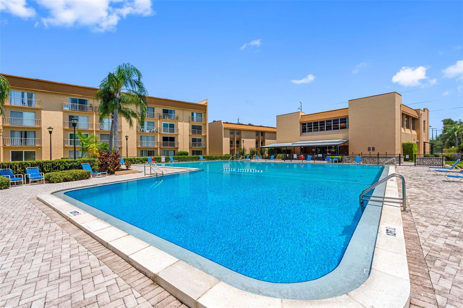 THE TAMPA RACQUET CLUB A CONDO - Residential