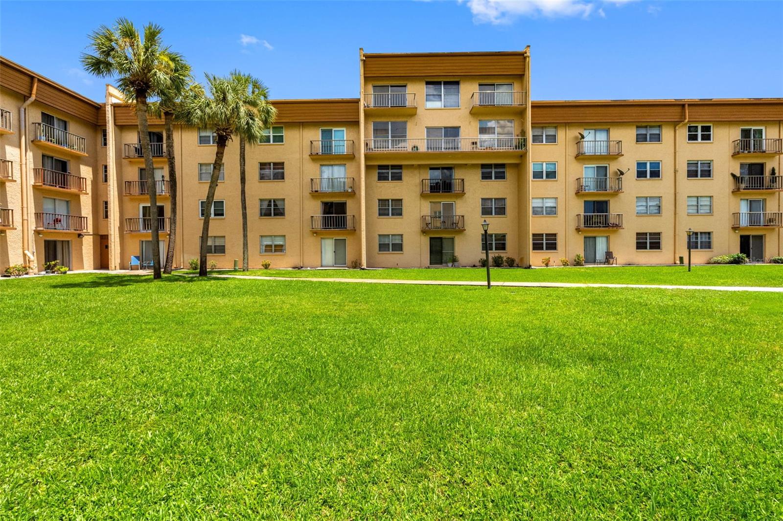 THE TAMPA RACQUET CLUB A CONDO - Residential