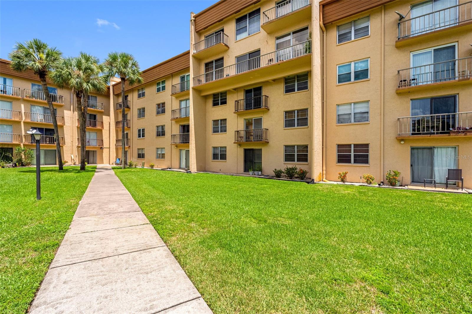 THE TAMPA RACQUET CLUB A CONDO - Residential