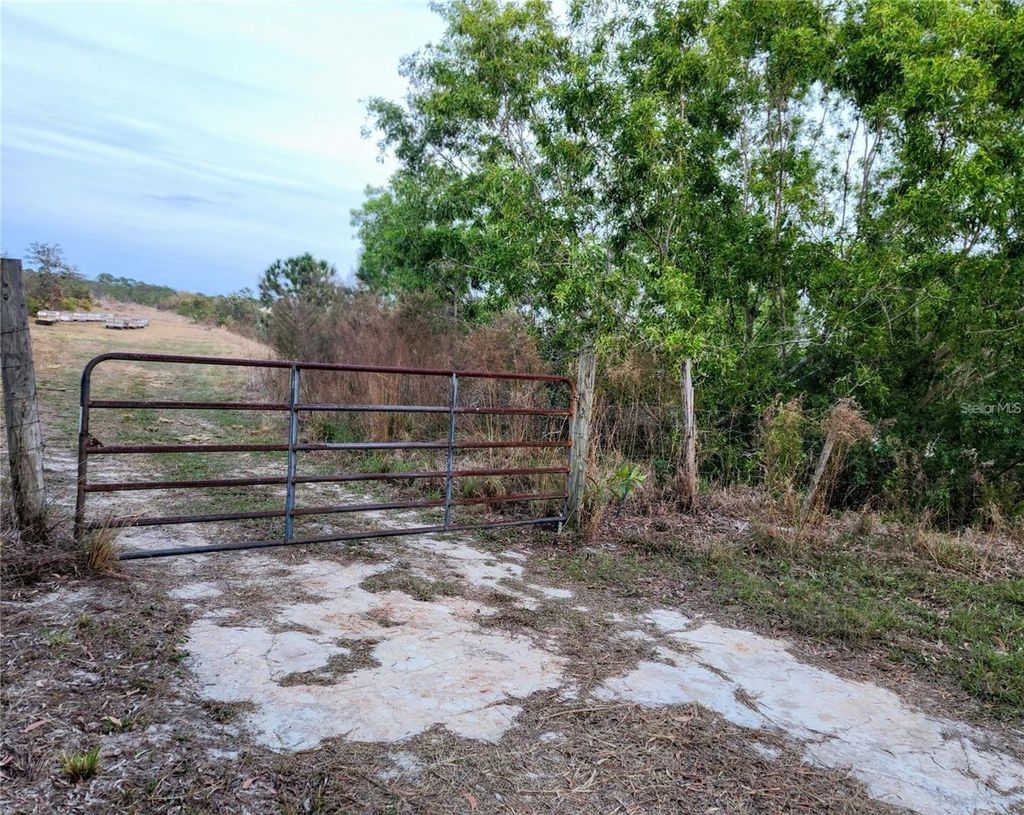 Photo of W Frostproof Road #Lot 17, Frostproof, FL 33843 (MLS # G5100284)