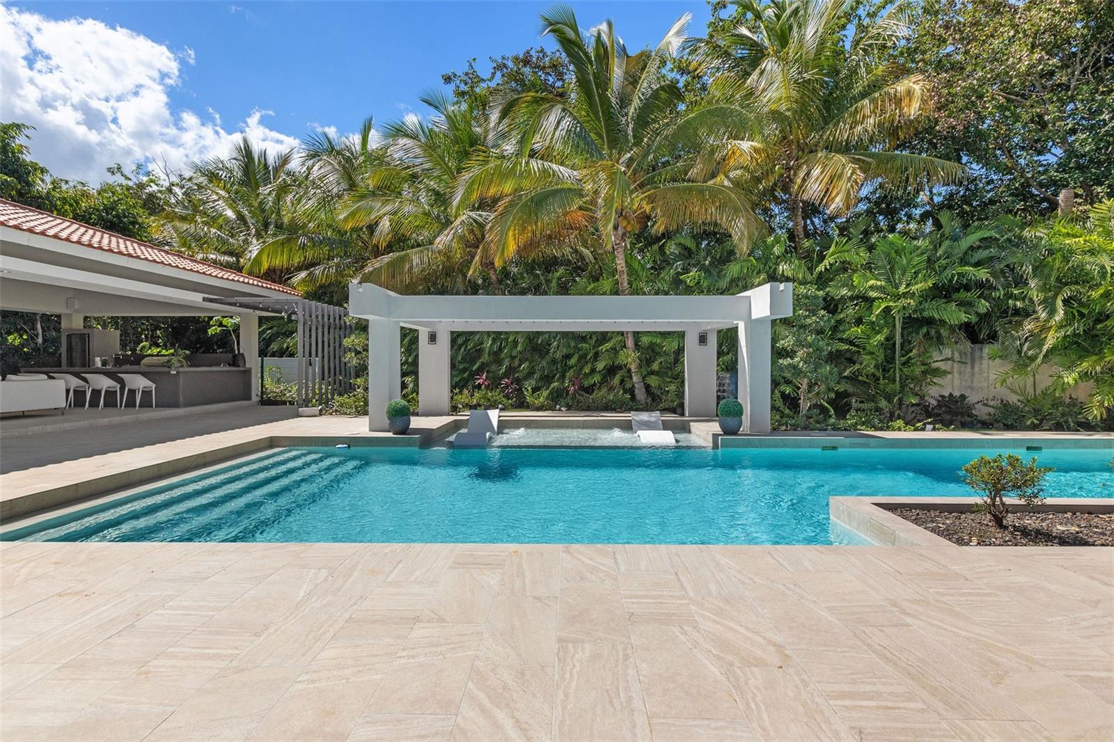 DORADO BEACH EAST - Residential
