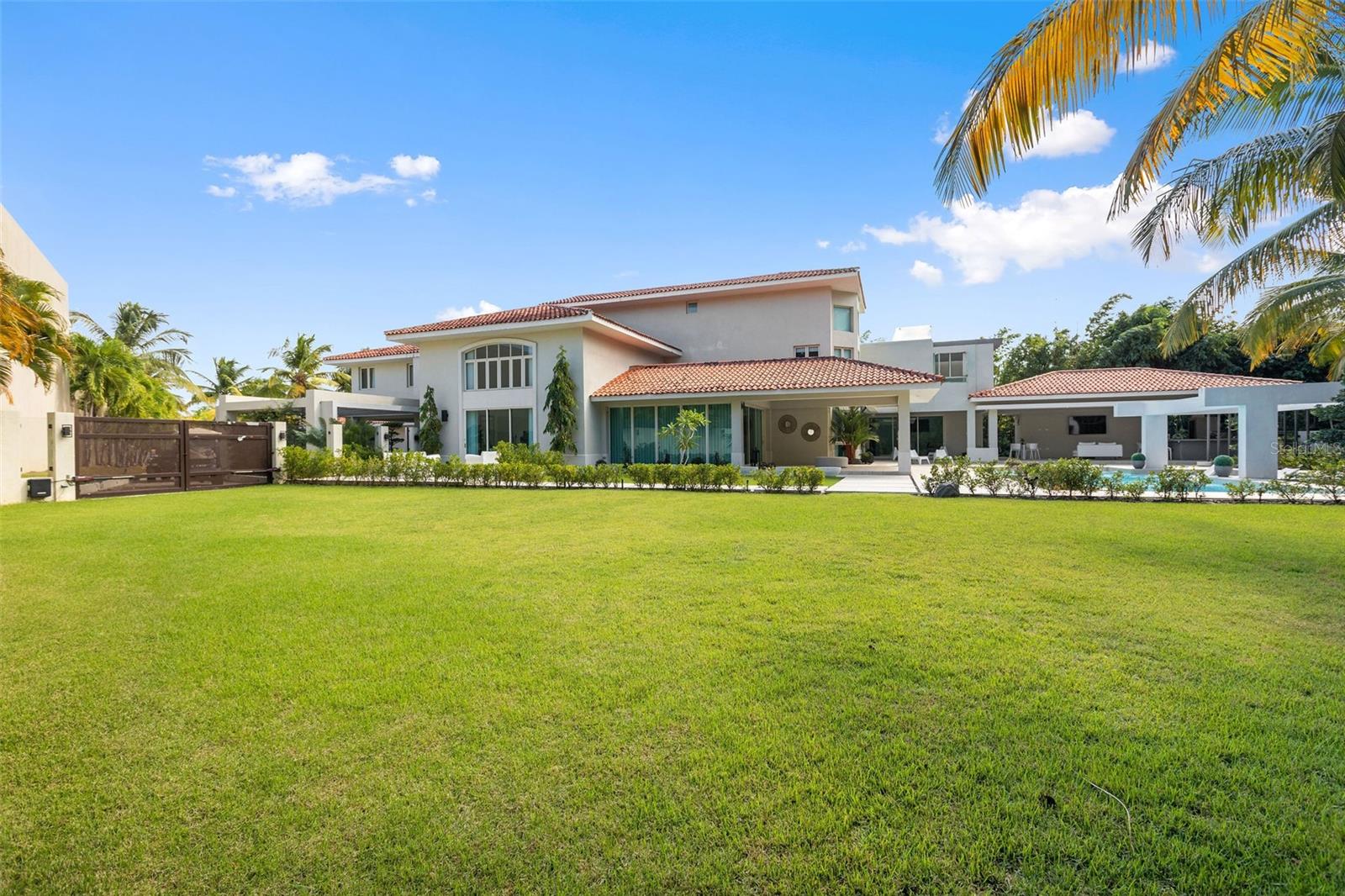 DORADO BEACH EAST - Residential
