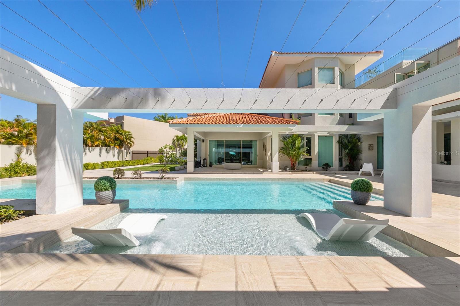 DORADO BEACH EAST - Residential