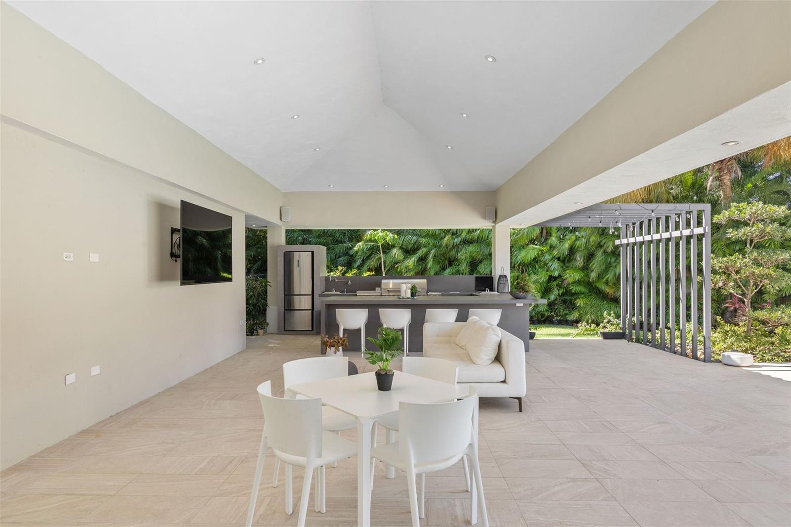 DORADO BEACH EAST - Residential