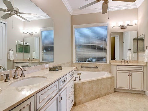 Tiny photo for 8461 Bridgeport Bay Circle, Mount Dora, FL 32757 (MLS # G5112548)