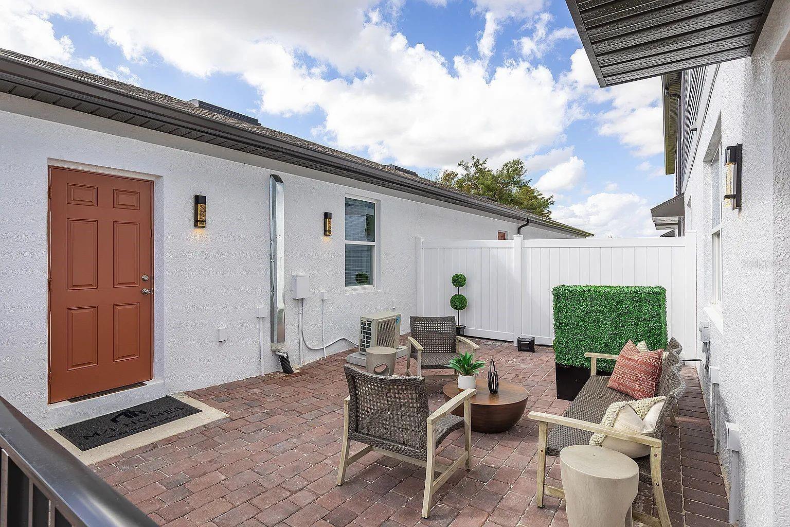 ENCORE/OVATION PH 4B SEC 19 - Residential Lease