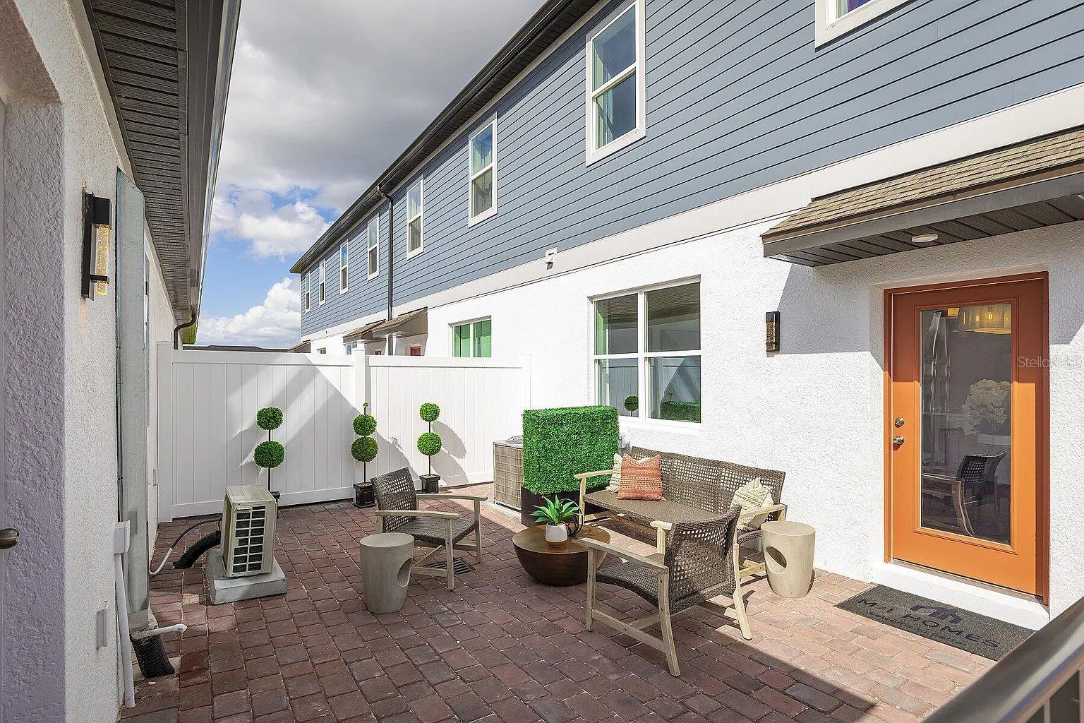 ENCORE/OVATION PH 4B SEC 19 - Residential Lease