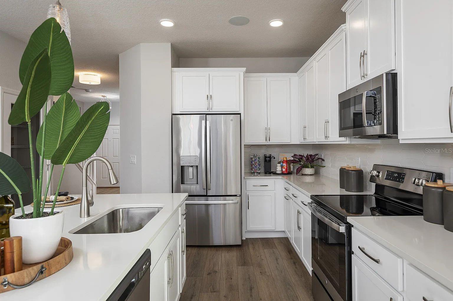 ENCORE/OVATION PH 4B SEC 19 - Residential Lease