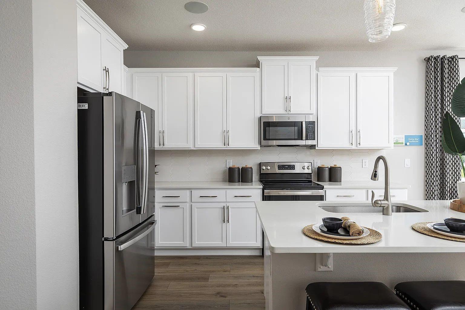 ENCORE/OVATION PH 4B SEC 19 - Residential Lease