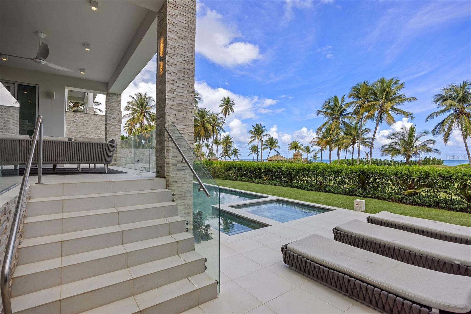 OCEAN DRIVE RESIDENCES - Residential