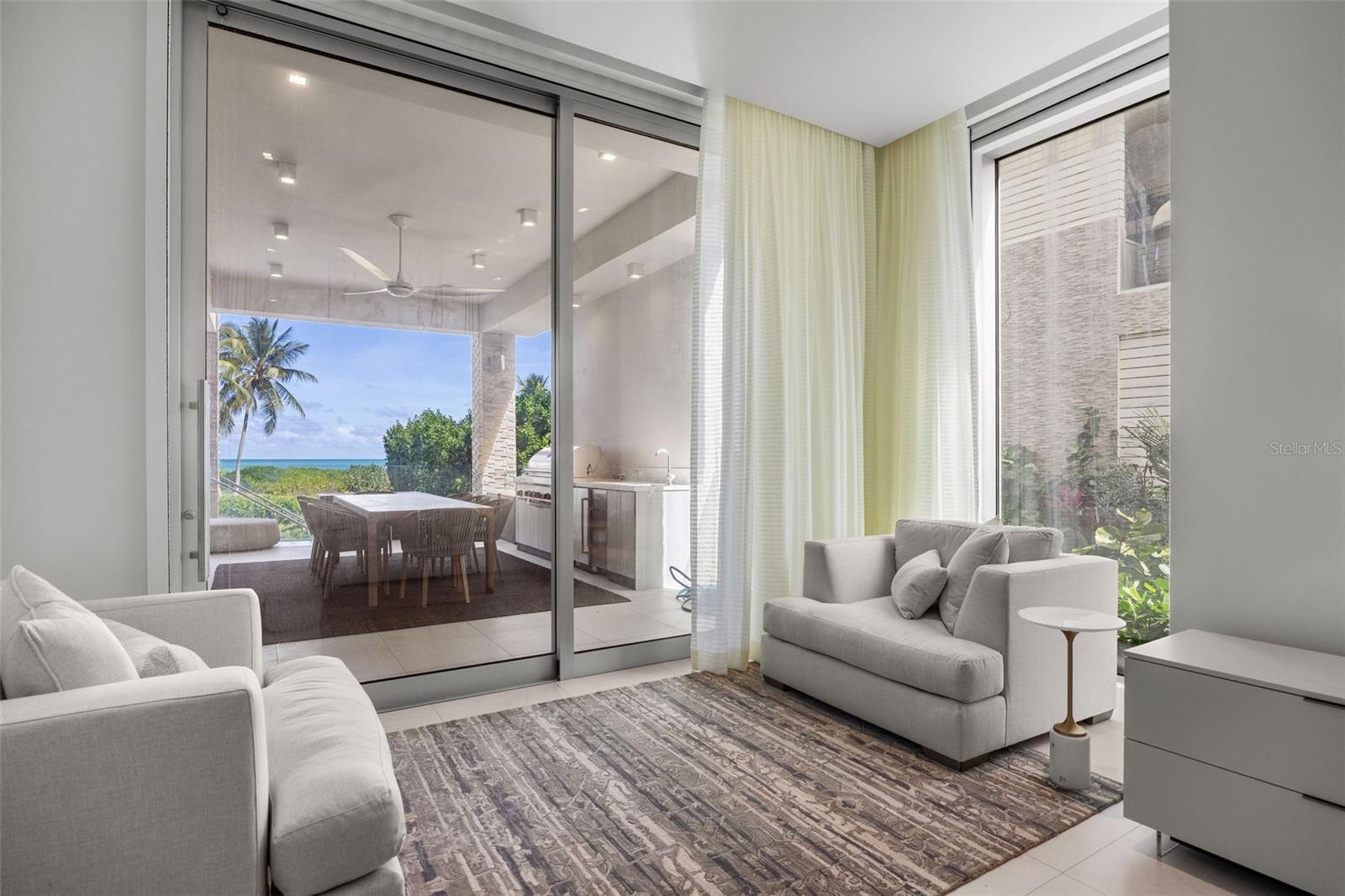 OCEAN DRIVE RESIDENCES - Residential