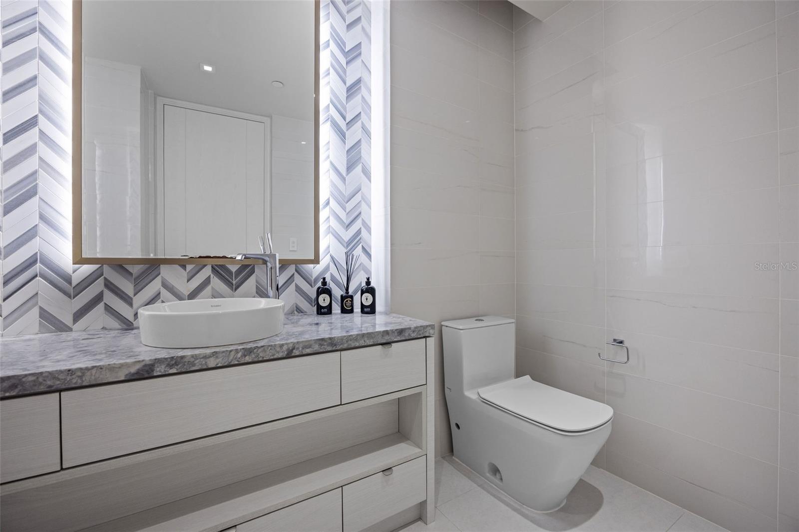 OCEAN DRIVE RESIDENCES - Residential