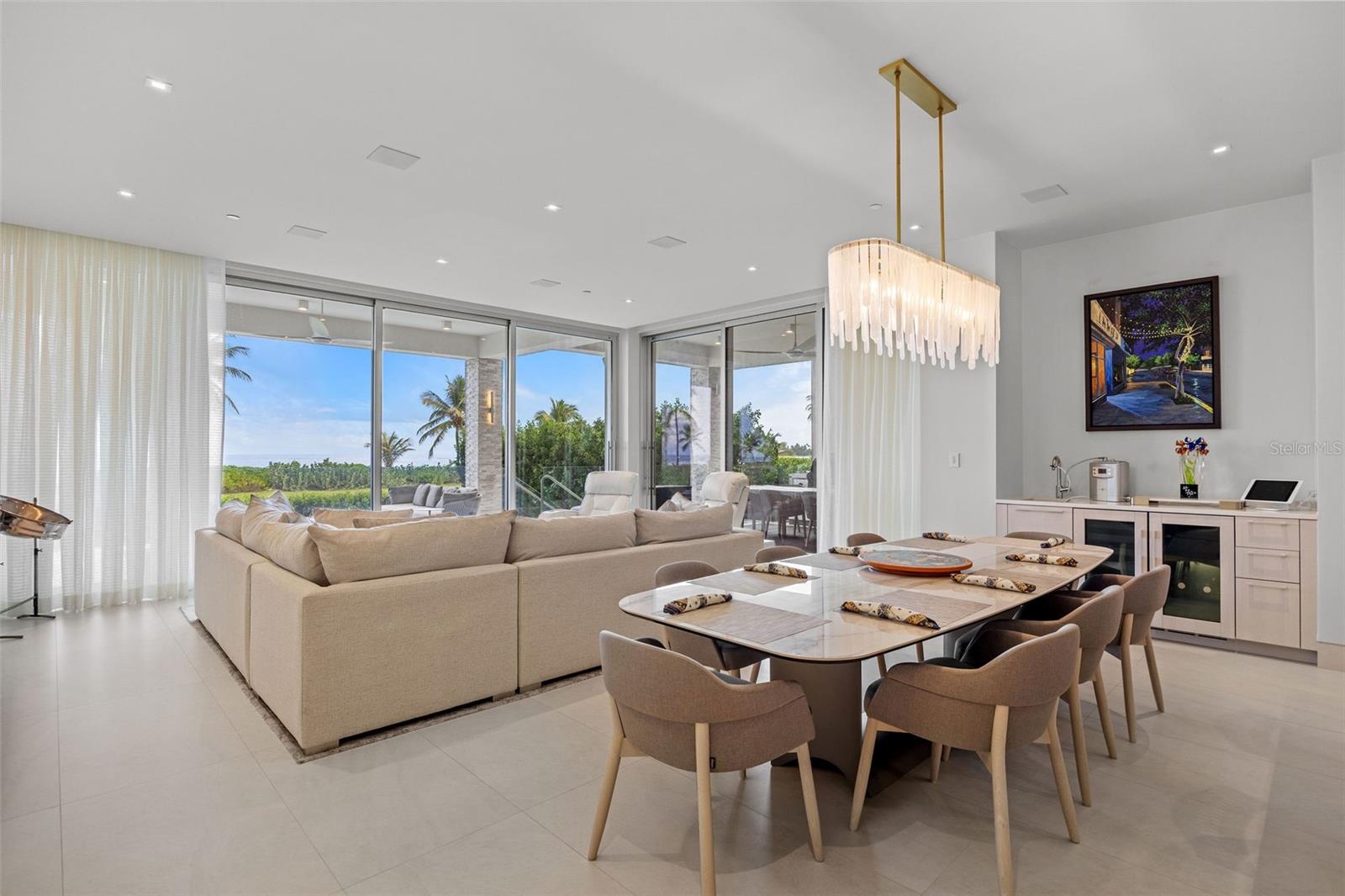 OCEAN DRIVE RESIDENCES - Residential