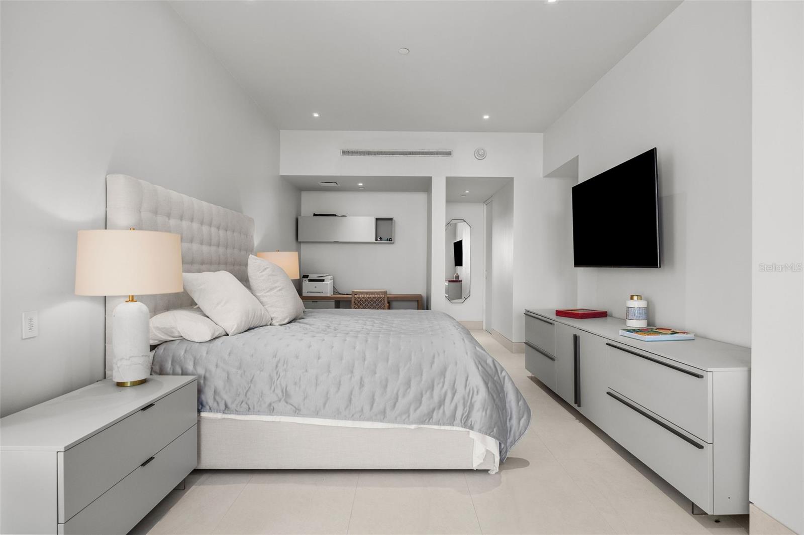 OCEAN DRIVE RESIDENCES - Residential