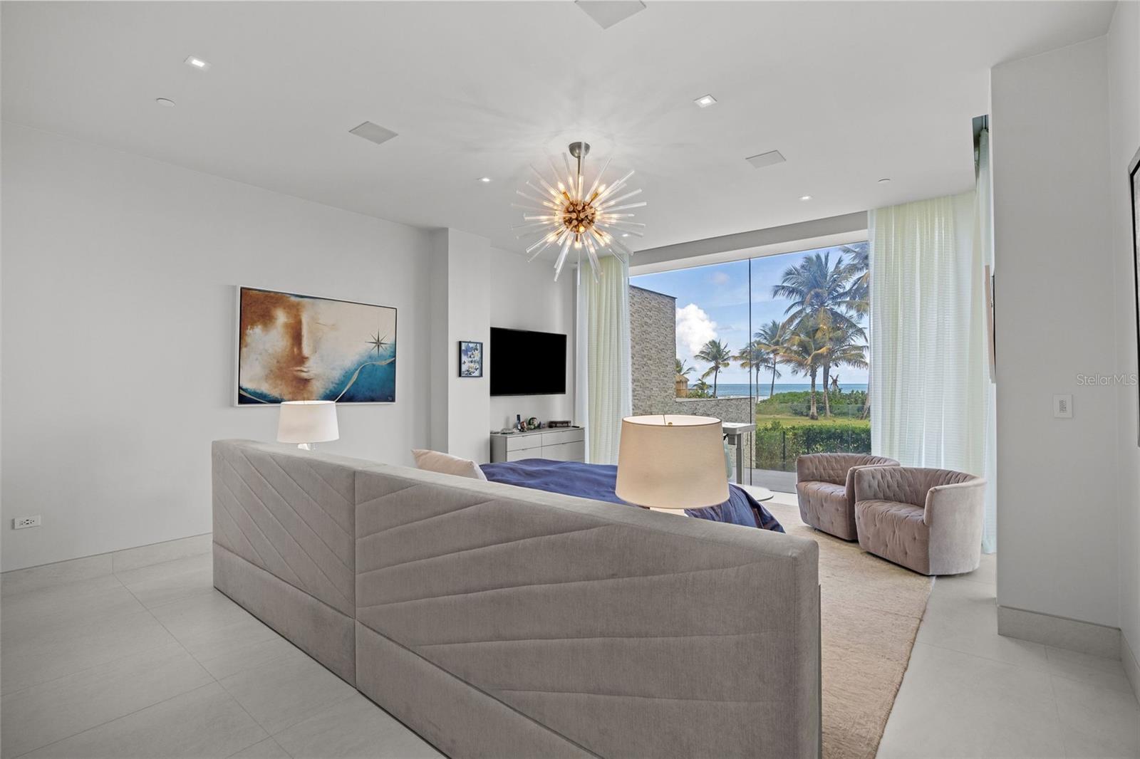 OCEAN DRIVE RESIDENCES - Residential