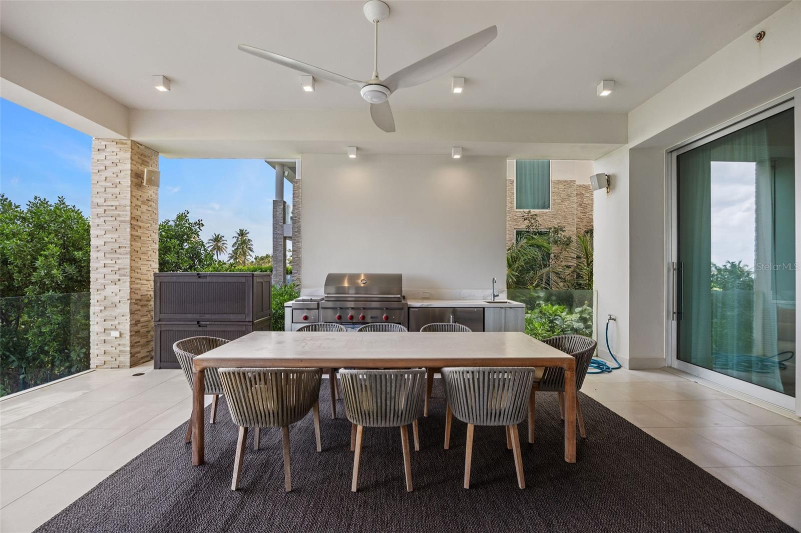 OCEAN DRIVE RESIDENCES - Residential