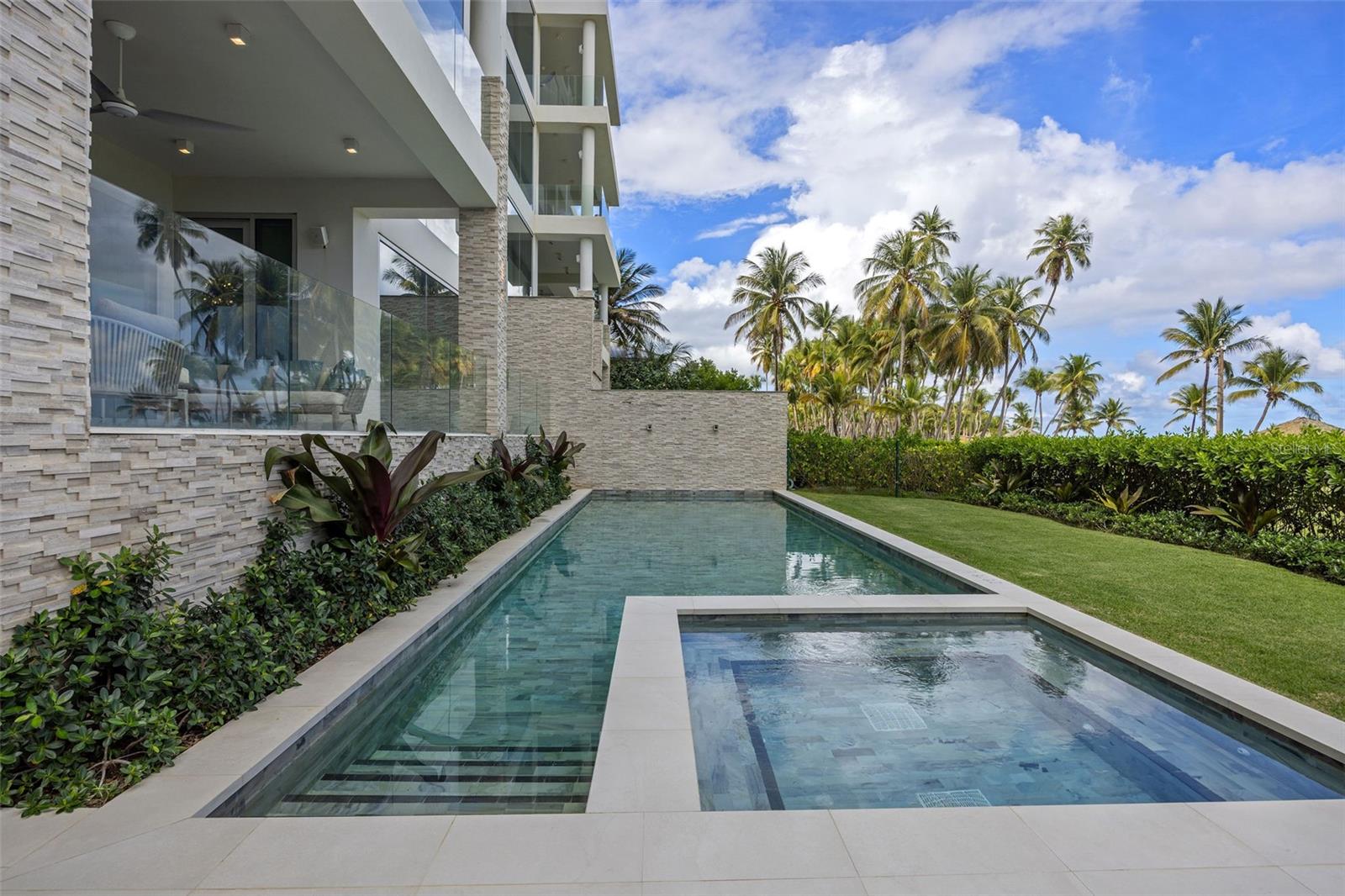 OCEAN DRIVE RESIDENCES - Residential