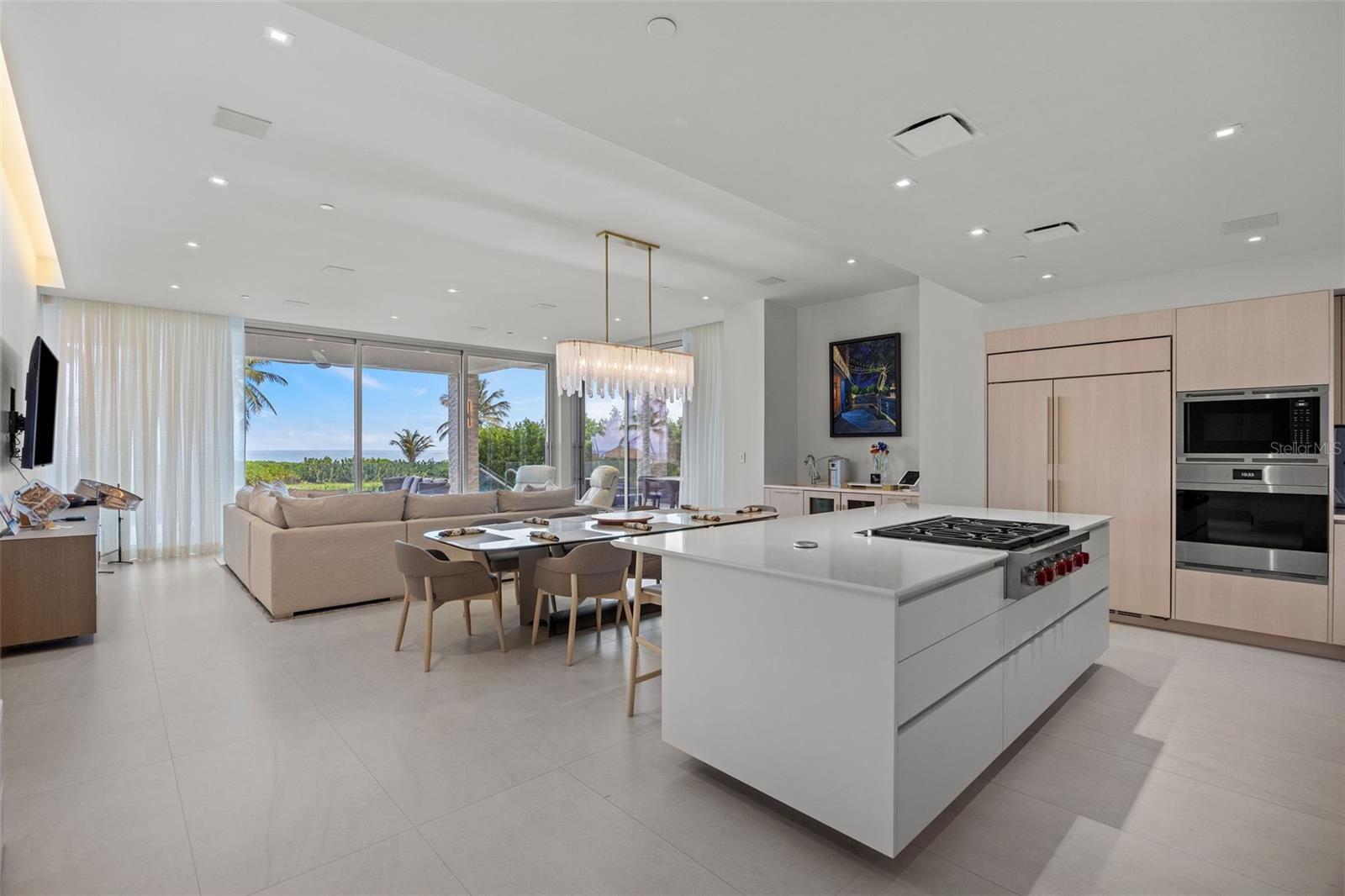 OCEAN DRIVE RESIDENCES - Residential