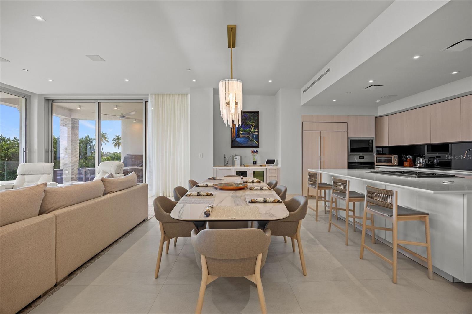 OCEAN DRIVE RESIDENCES - Residential