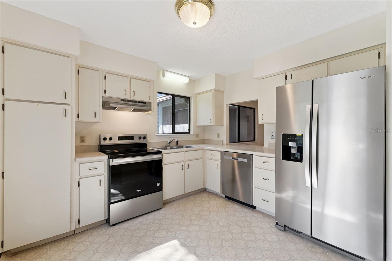 BRANDYWINE VILLAGE CONDO - Residential