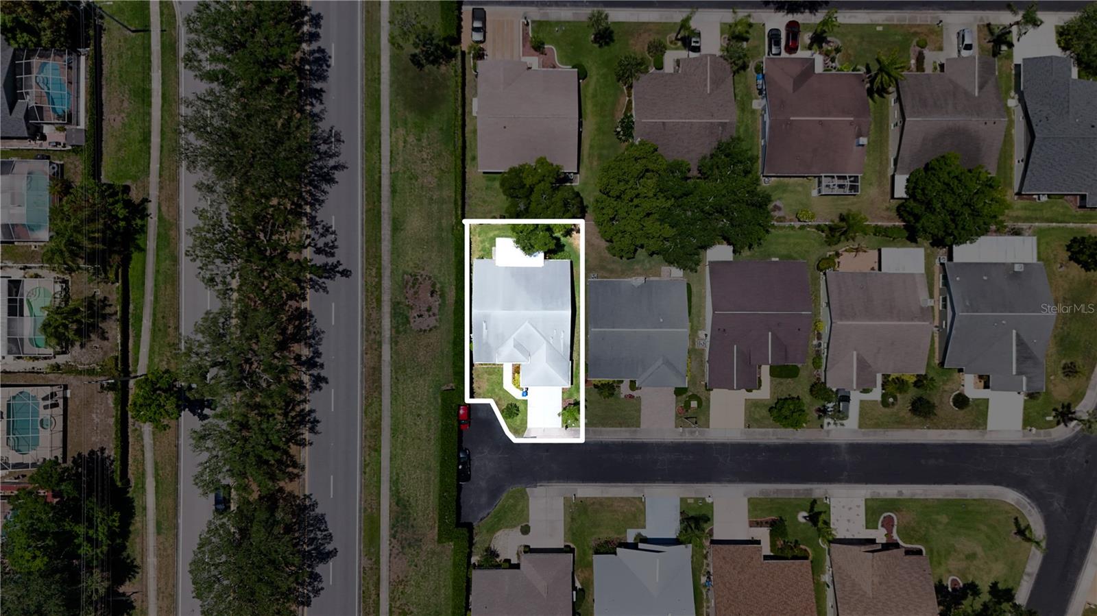 VILLAS ON THE GREEN A CONDOMIN - Residential