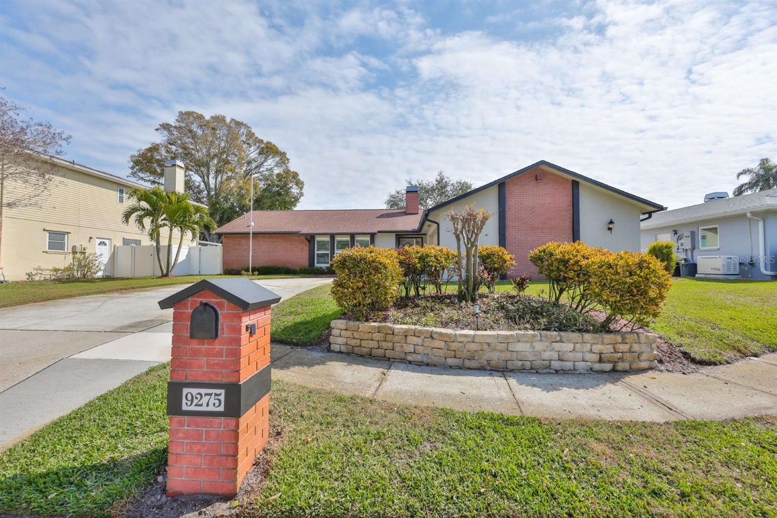 OAKHURST TRAILS - Residential