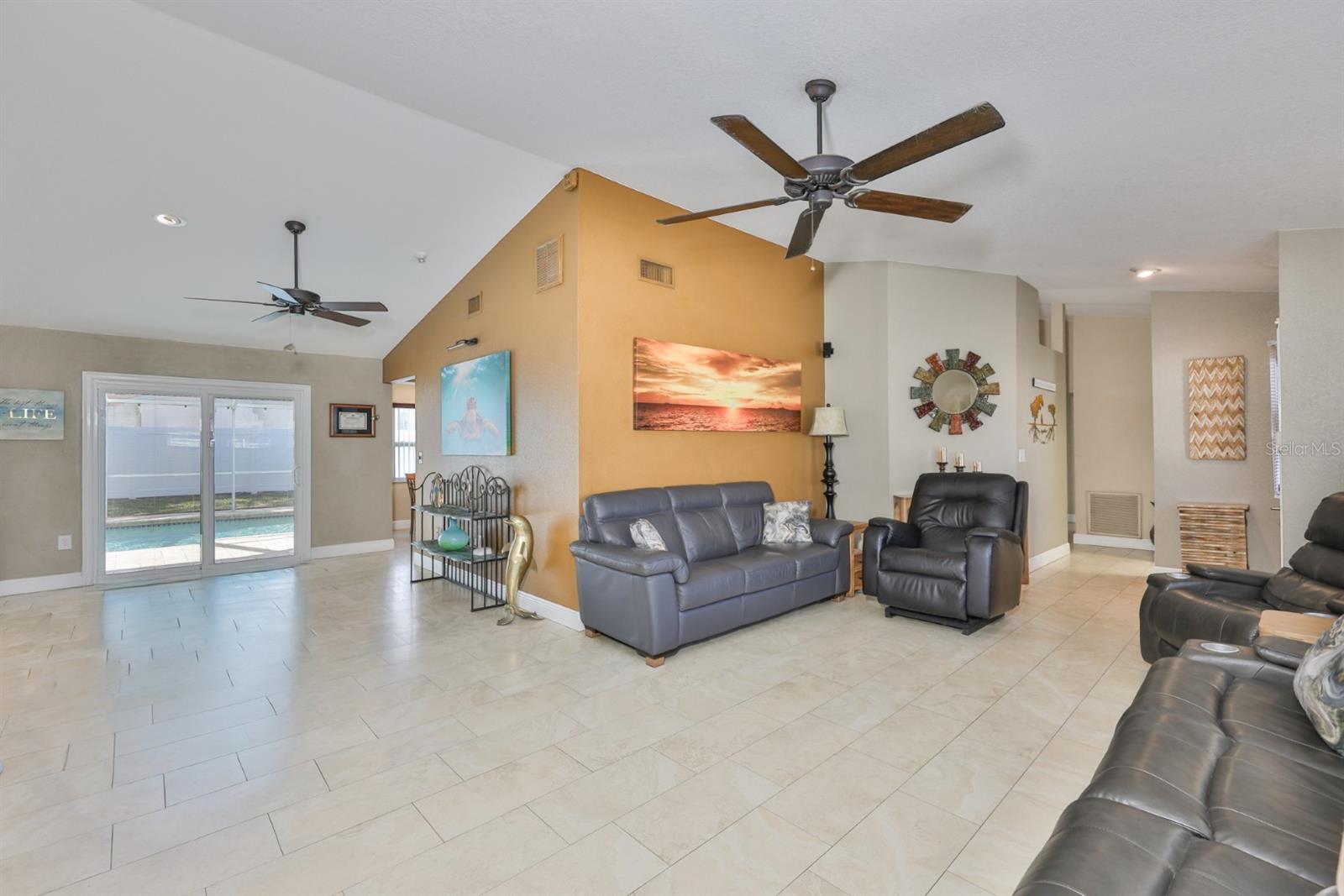 OAKHURST TRAILS - Residential