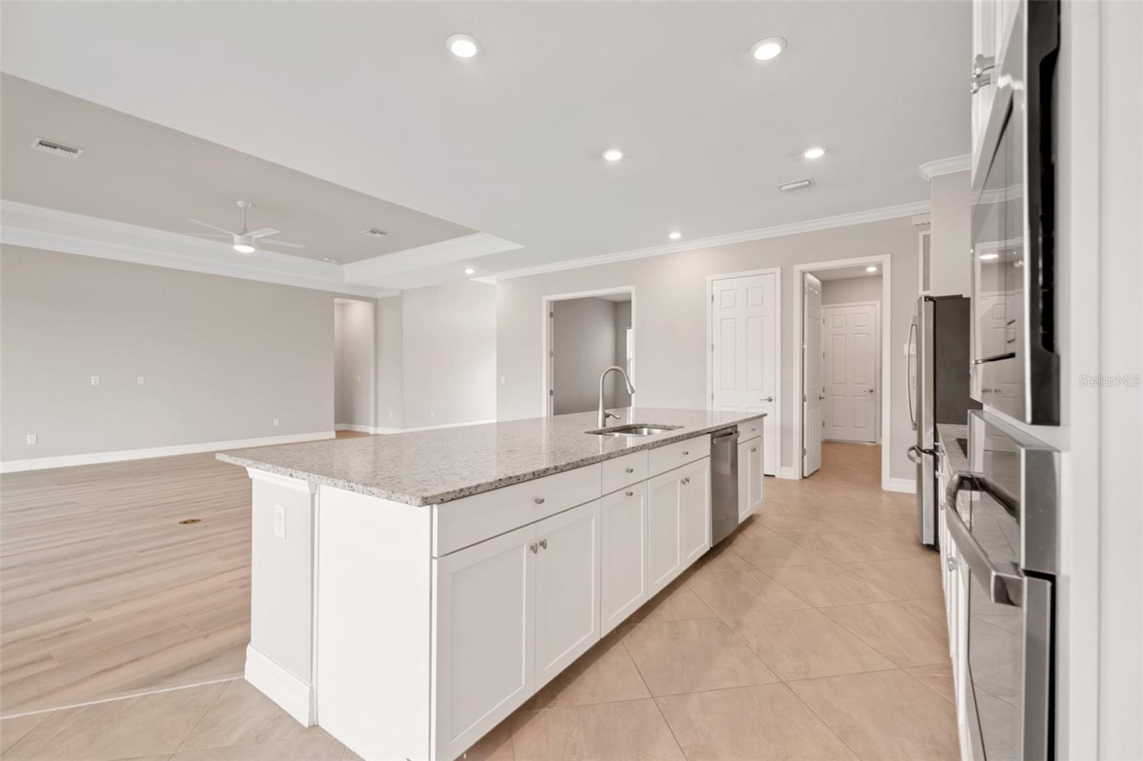 HARBOR WEST - Residential