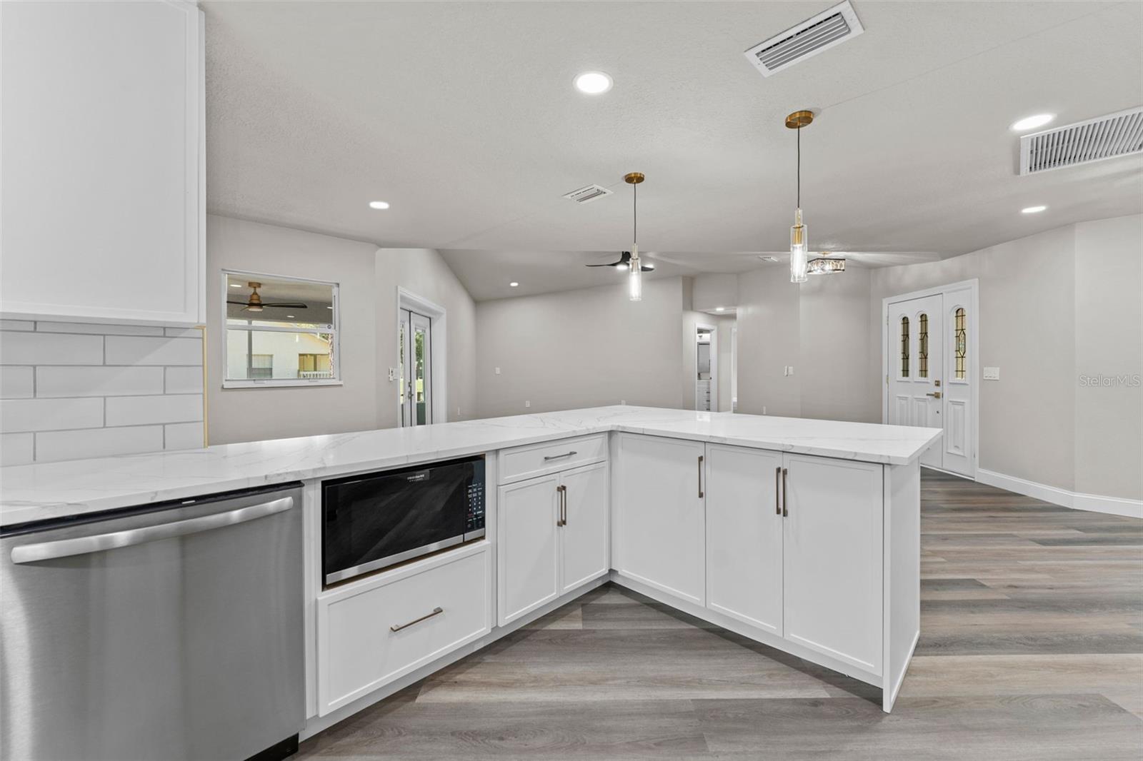 TAMPA HLNDS - Residential