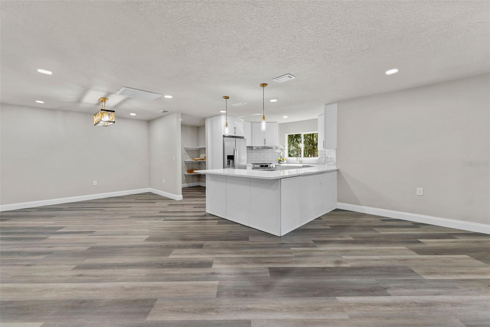 TAMPA HLNDS - Residential